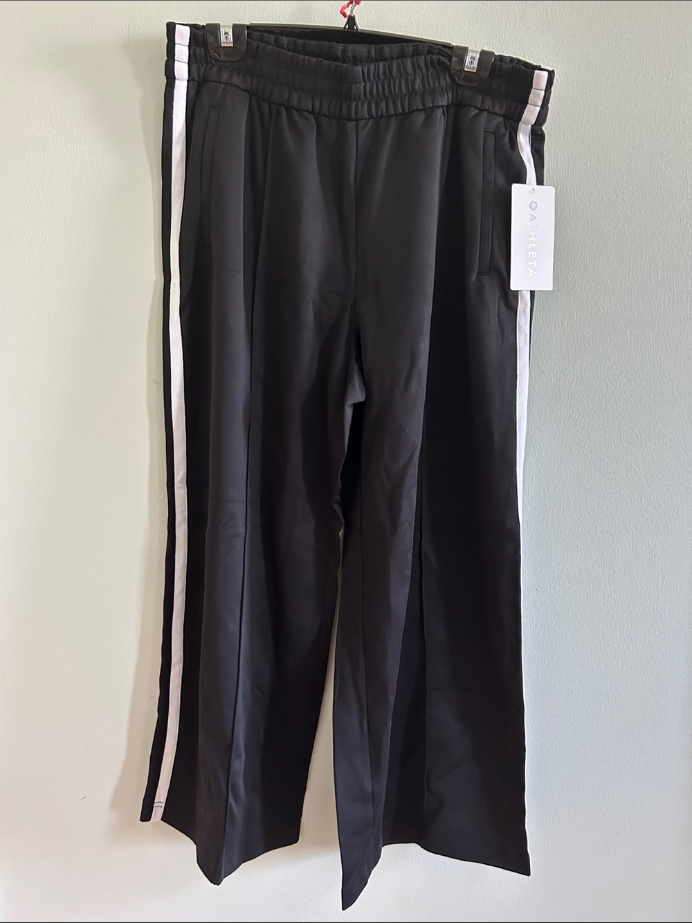 NWT ATHLETA Petite Tempo Wide Leg Track Pant